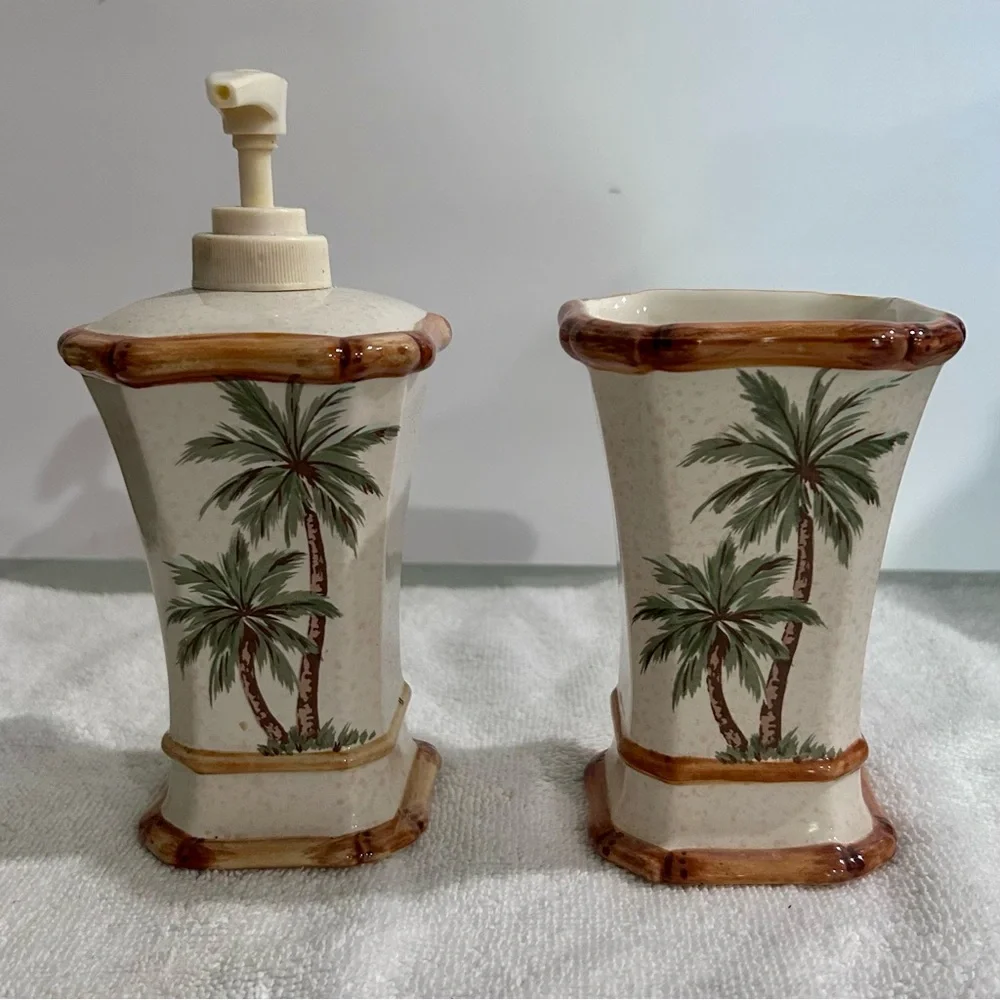 Palm Tree Bath Decor Set